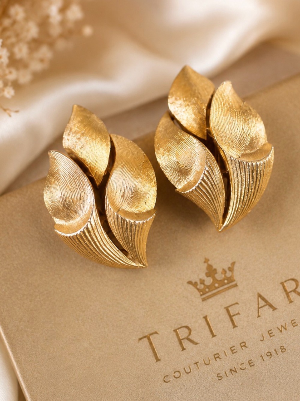 Vintage Signed Crown Trifari Textured Gold Leaf Clip Earrings